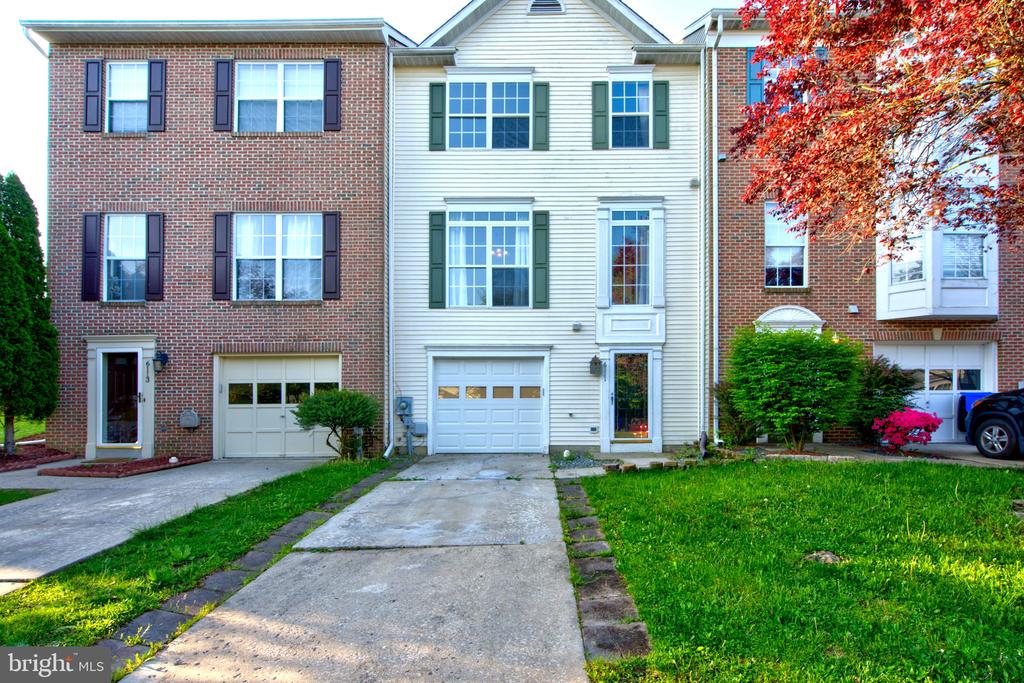 6111 PINE CREST LANE