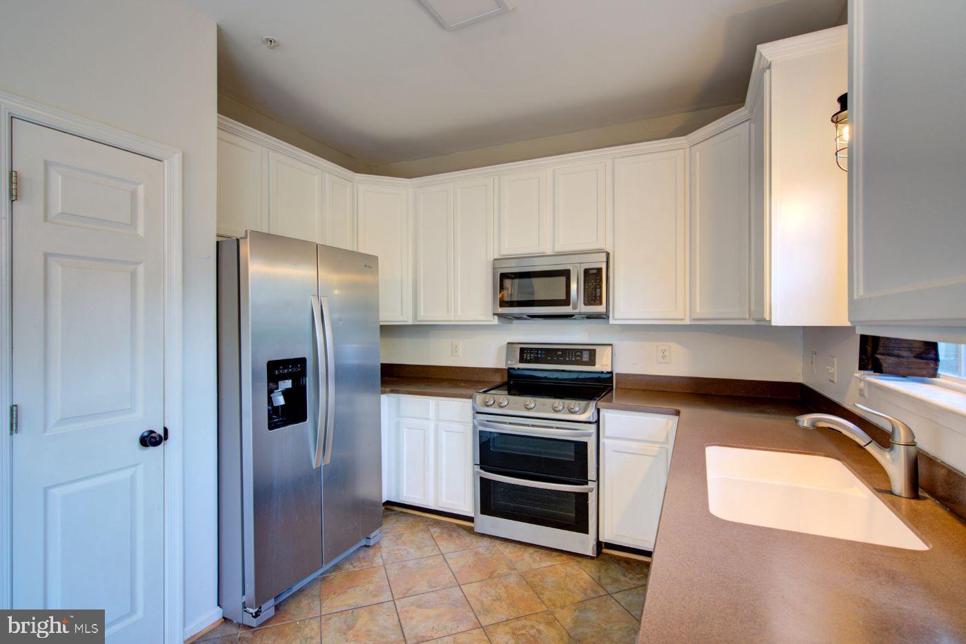 6111 PINE CREST LANE