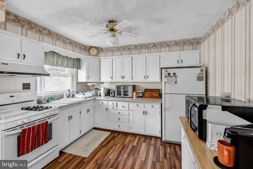 1943 CYPRESS DRIVE