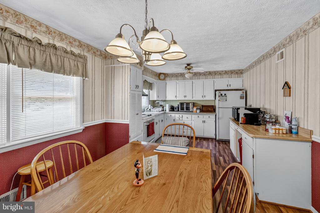 1943 CYPRESS DRIVE