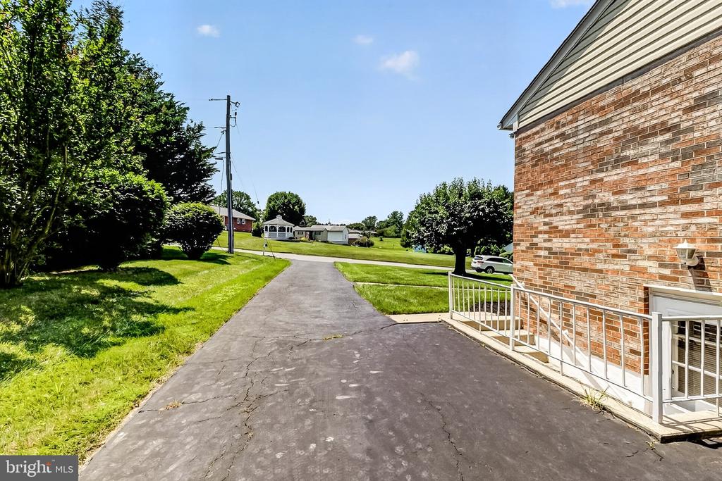 1943 CYPRESS DRIVE