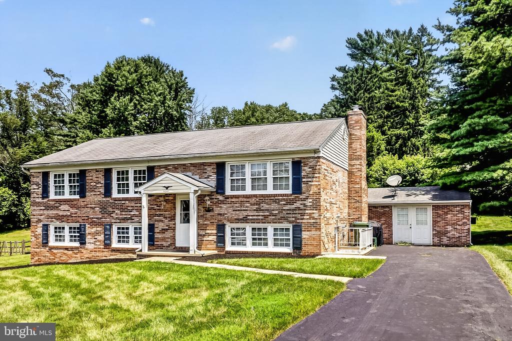 1943 CYPRESS DRIVE