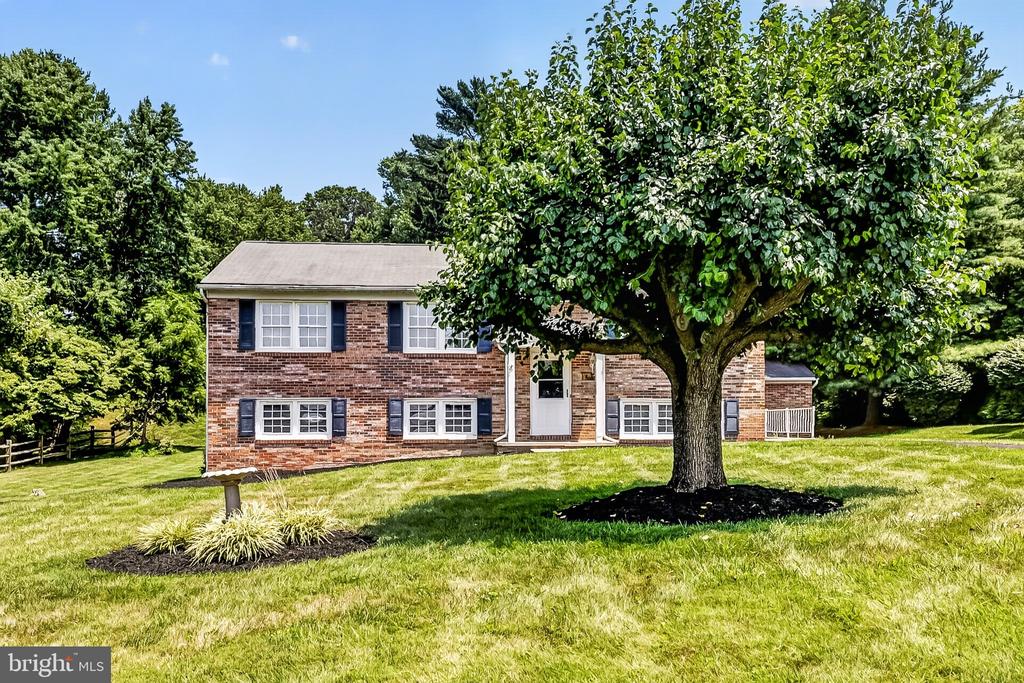 1943 CYPRESS DRIVE