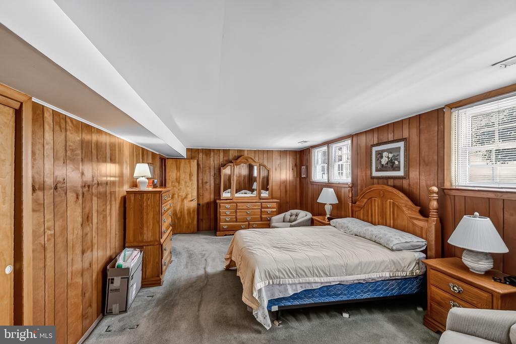 1943 CYPRESS DRIVE