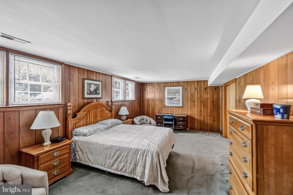 1943 CYPRESS DRIVE