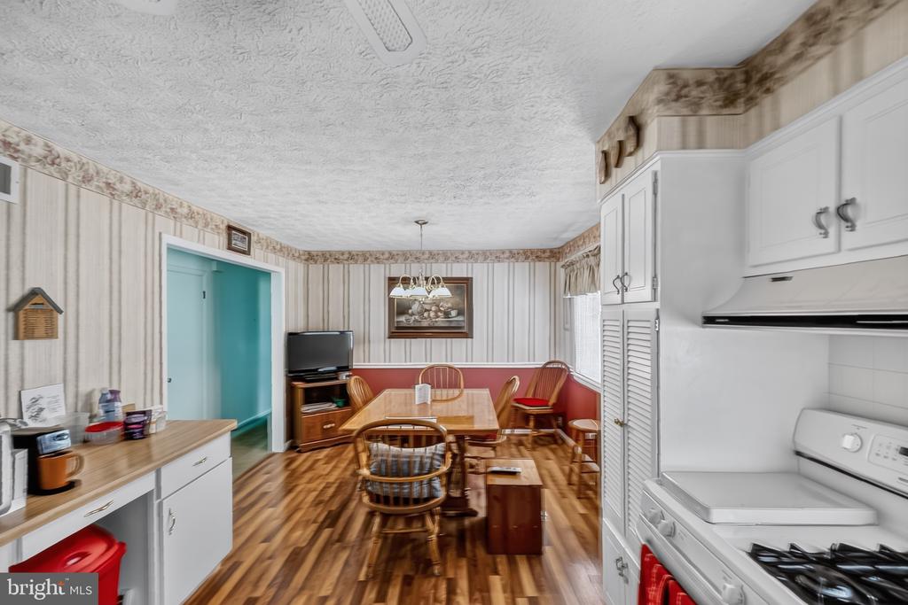 1943 CYPRESS DRIVE
