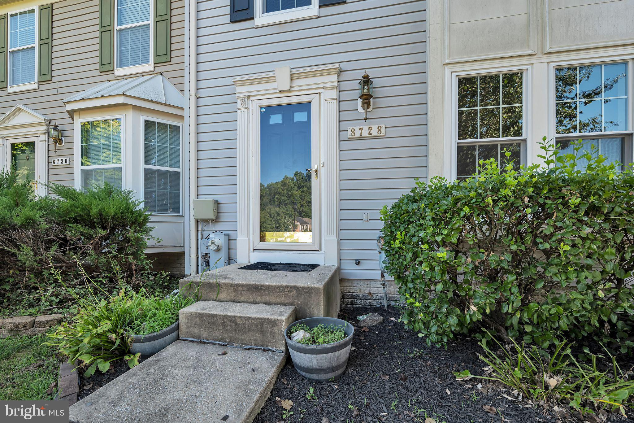 8728 CRESTHILL COURT