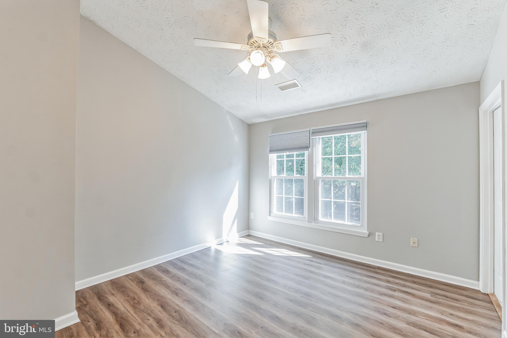 8728 CRESTHILL COURT