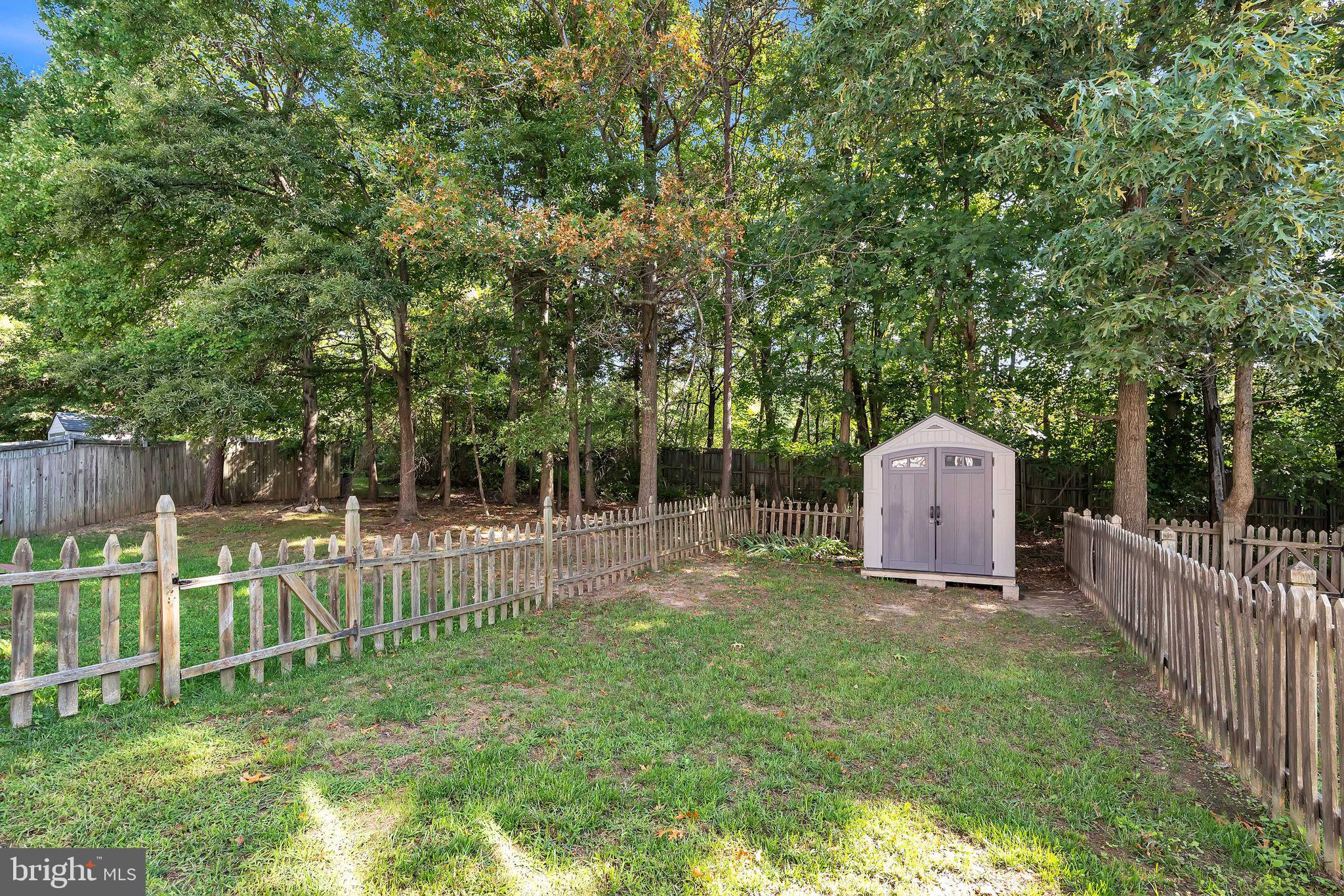 8728 CRESTHILL COURT