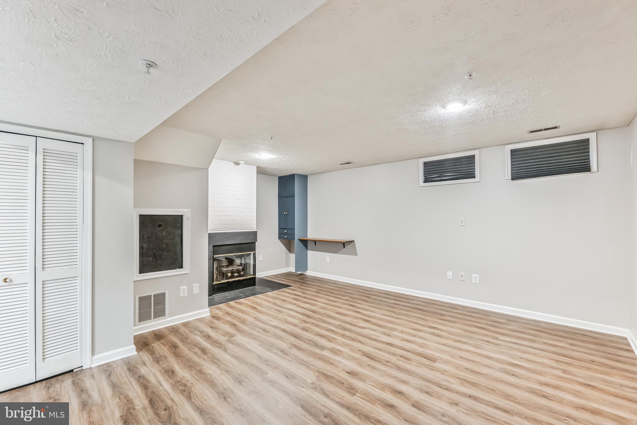 8728 CRESTHILL COURT