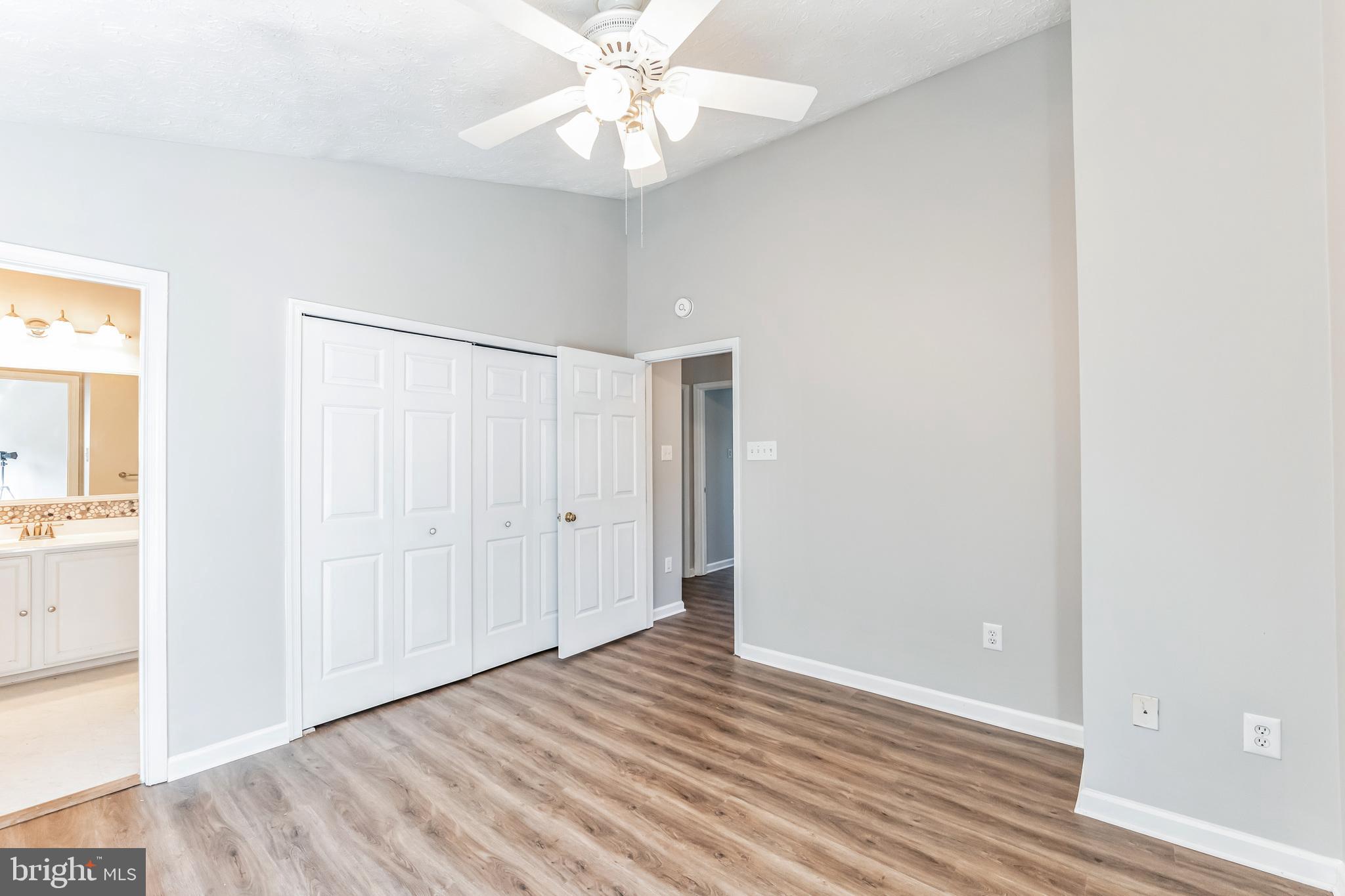 8728 CRESTHILL COURT