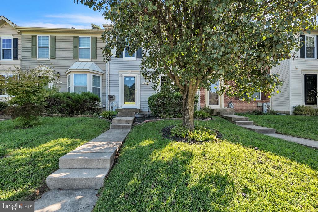 8728 CRESTHILL COURT