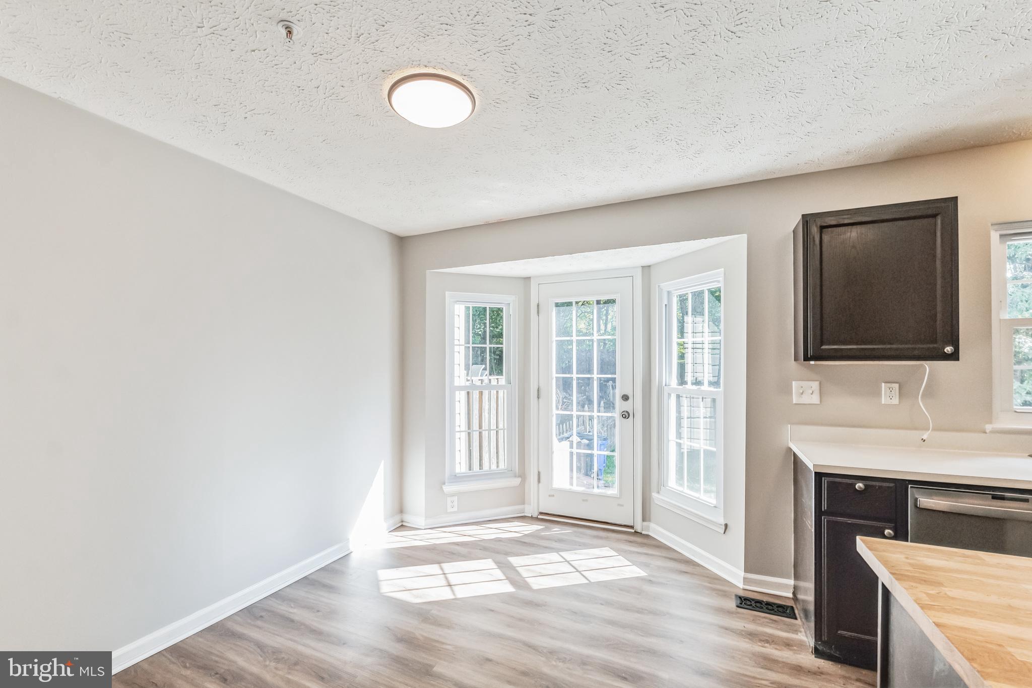 8728 CRESTHILL COURT