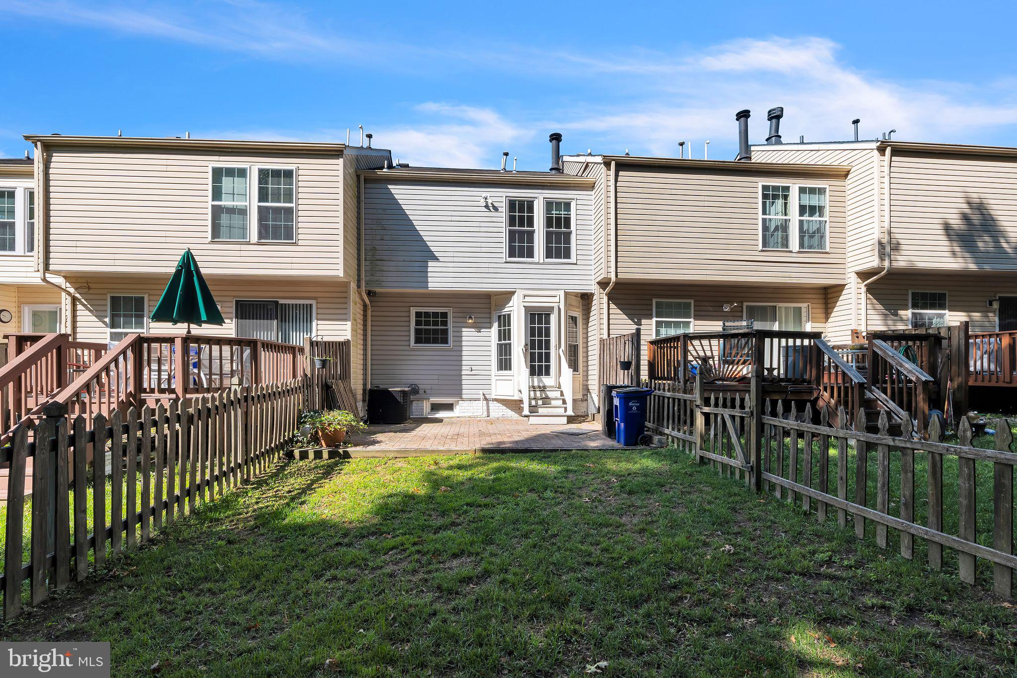 8728 CRESTHILL COURT