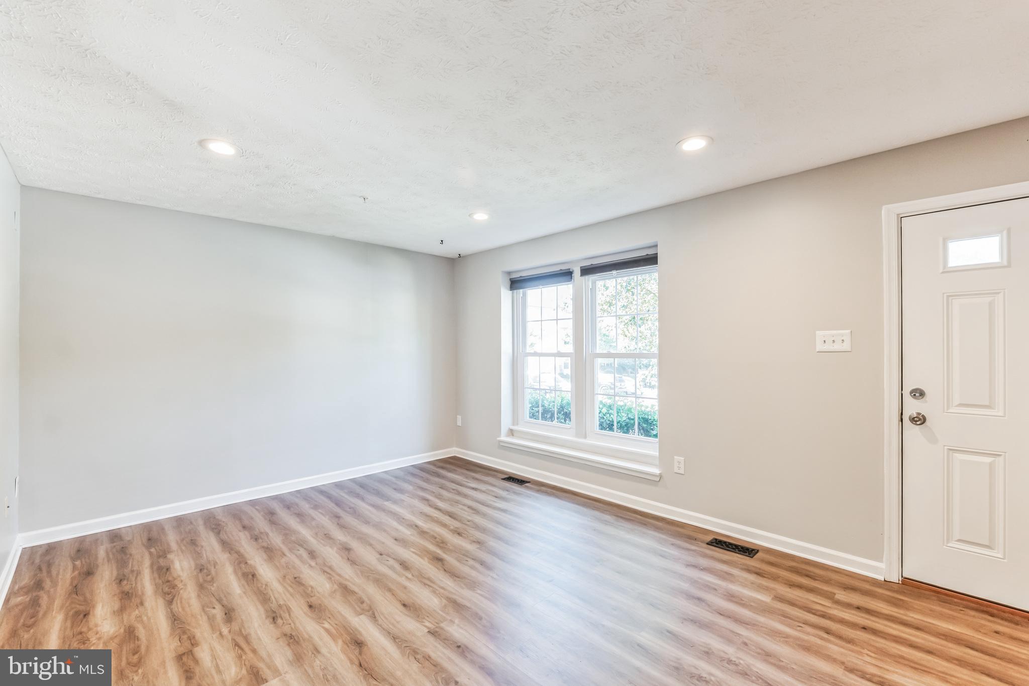 8728 CRESTHILL COURT