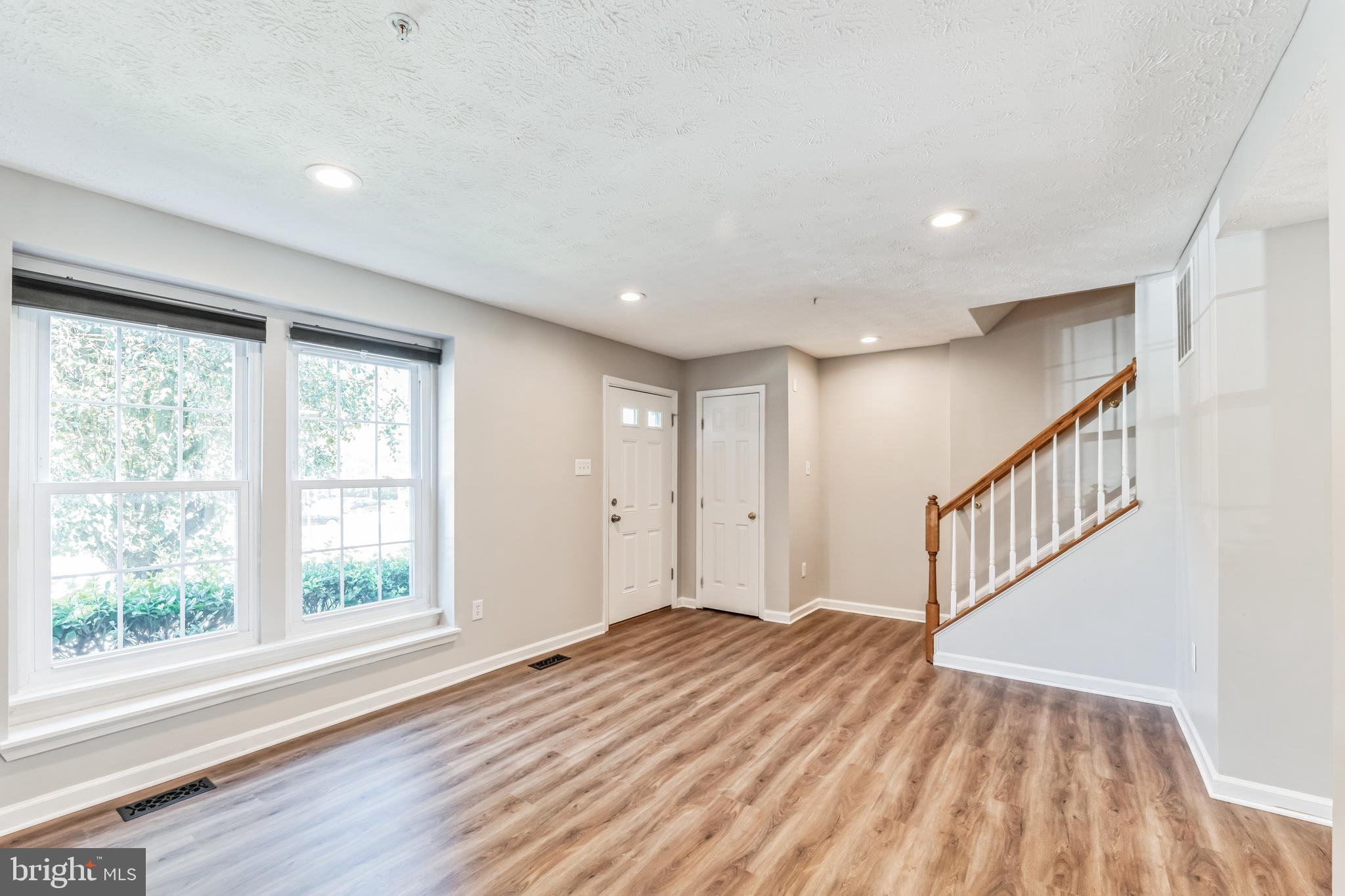 8728 CRESTHILL COURT