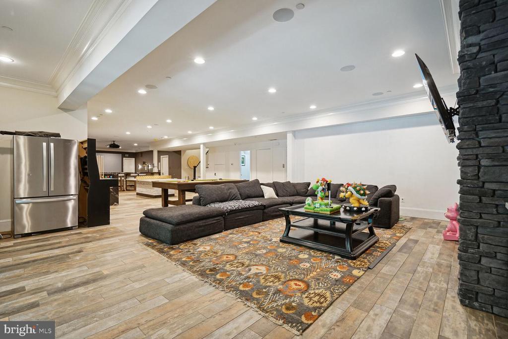 13951 HALLOWELL COURT