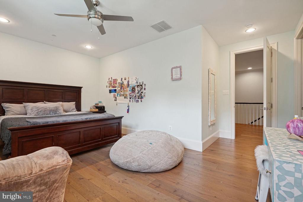 13951 HALLOWELL COURT