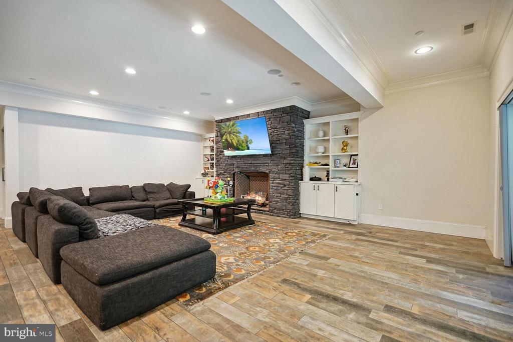 13951 HALLOWELL COURT