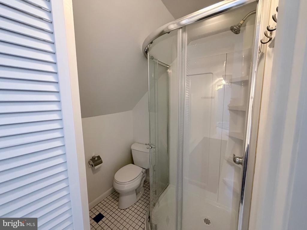 2207 LUZERNE AVENUE