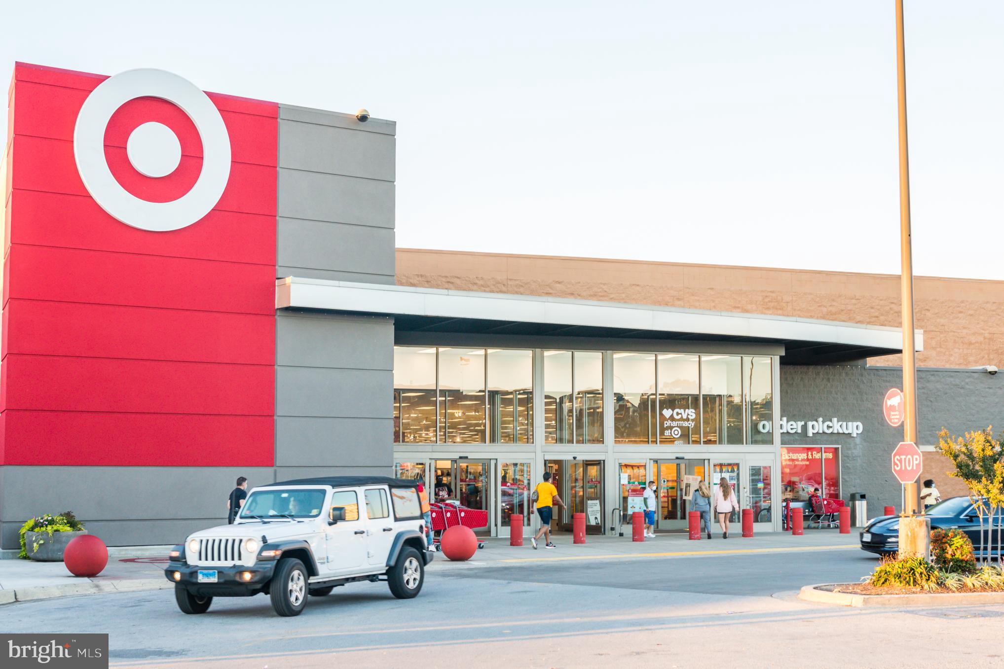 6913 CLOVERFIELD LANE