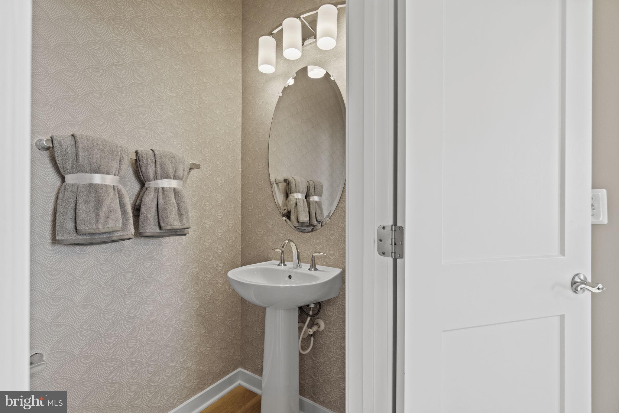 6913 CLOVERFIELD LANE