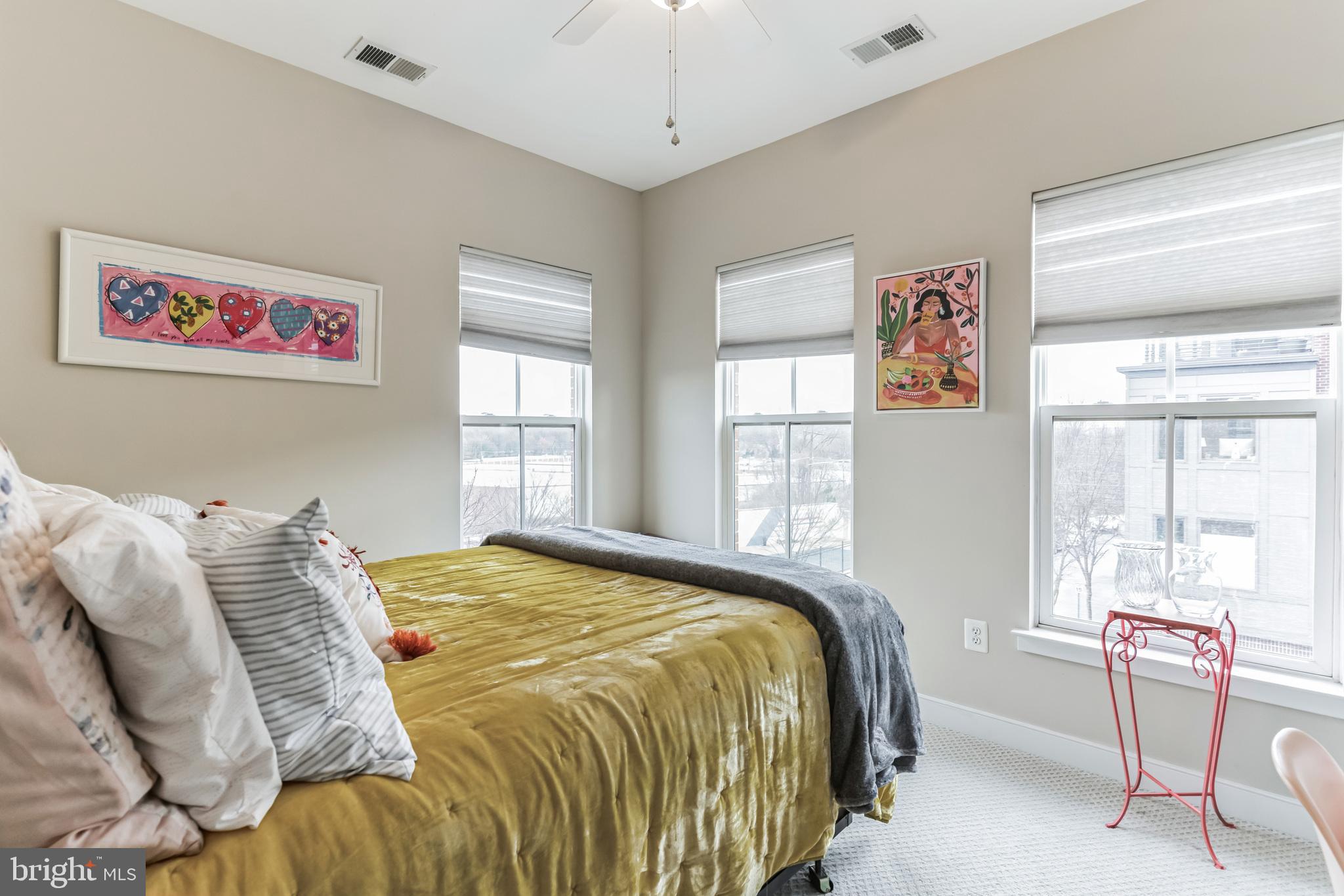 4560 LONGFELLOW STREET