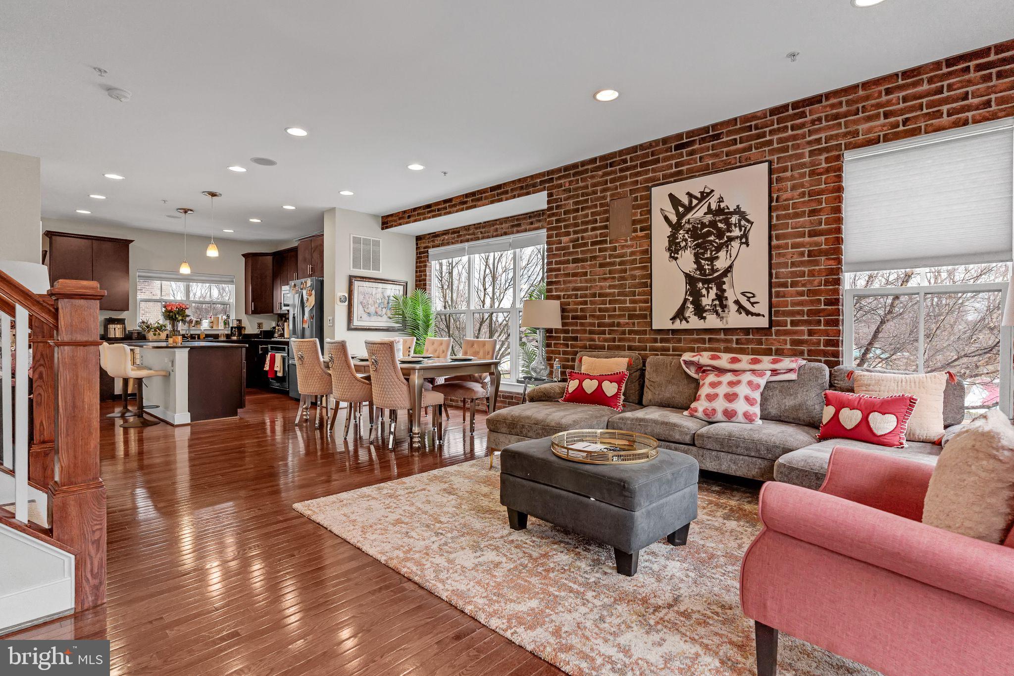 4560 LONGFELLOW STREET