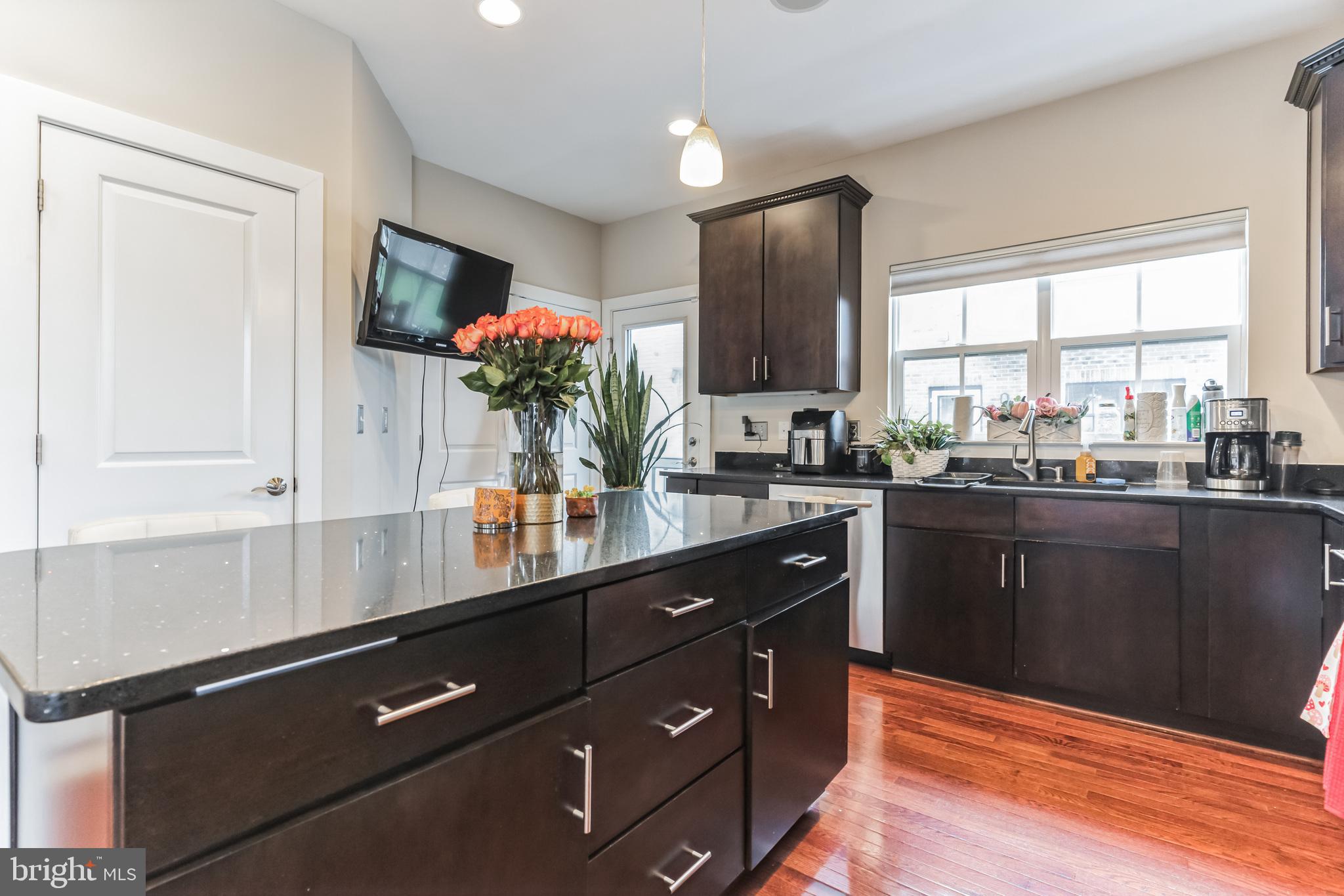 4560 LONGFELLOW STREET