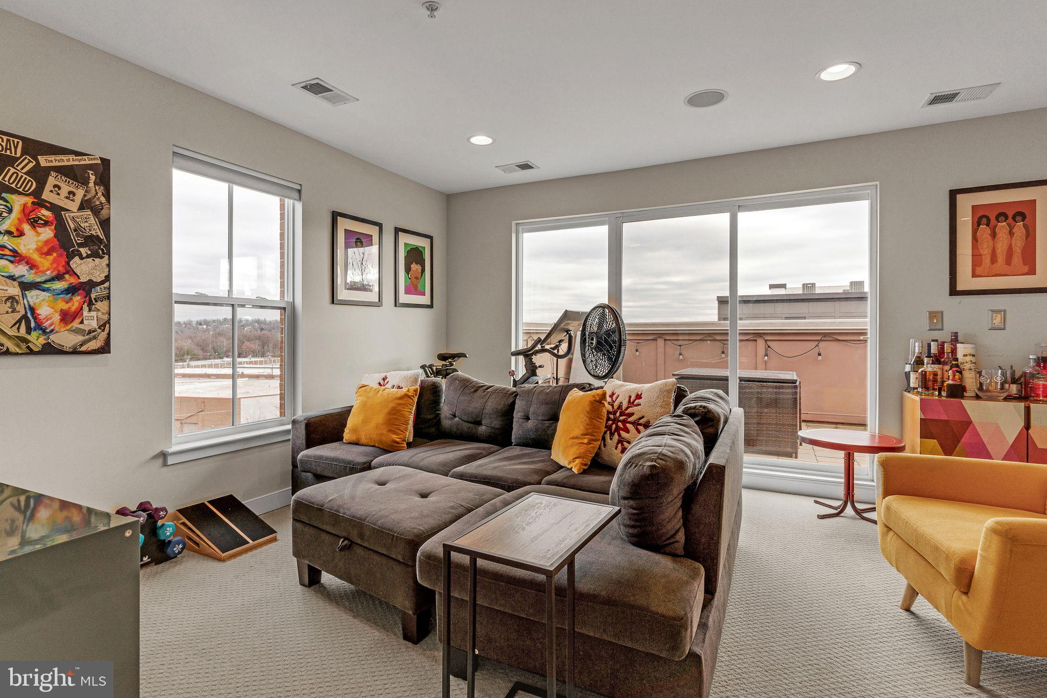 4560 LONGFELLOW STREET