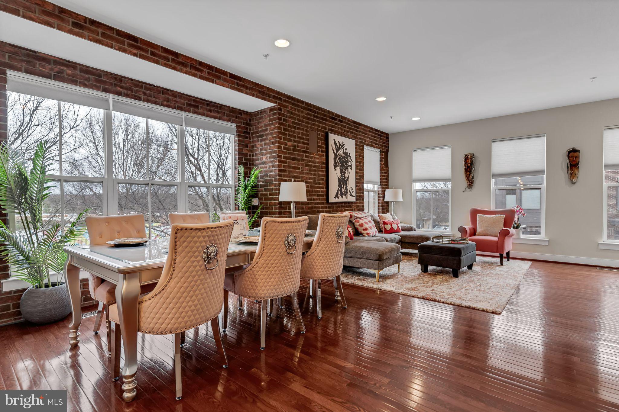 4560 LONGFELLOW STREET