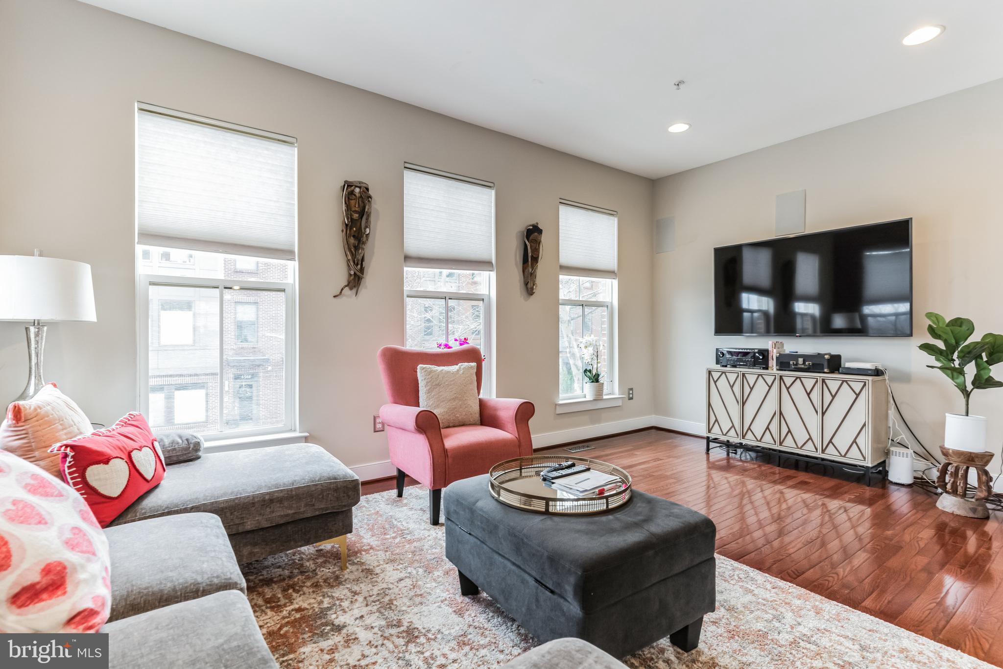 4560 LONGFELLOW STREET