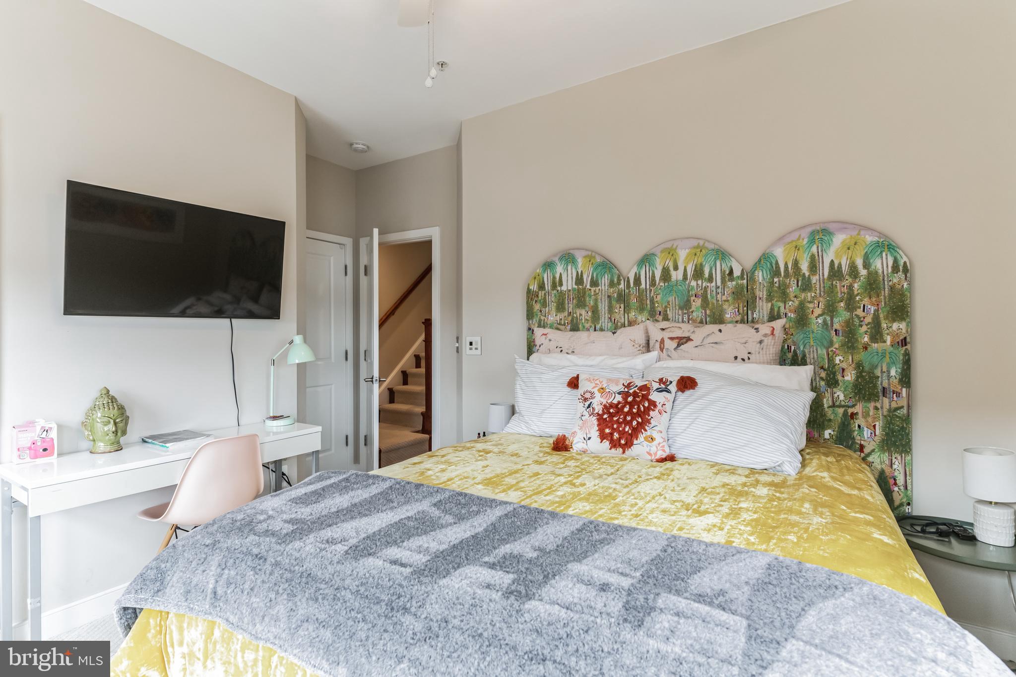 4560 LONGFELLOW STREET