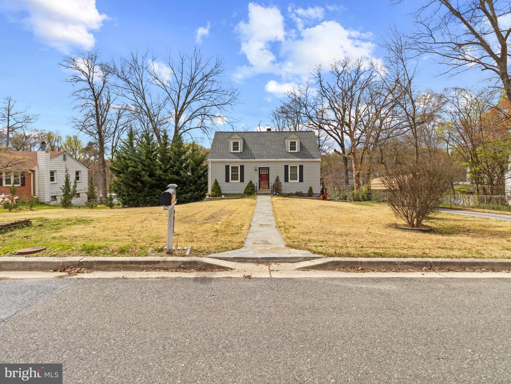 9009 TAYLOR LANE