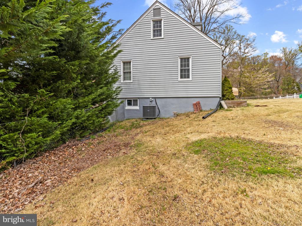 9009 TAYLOR LANE