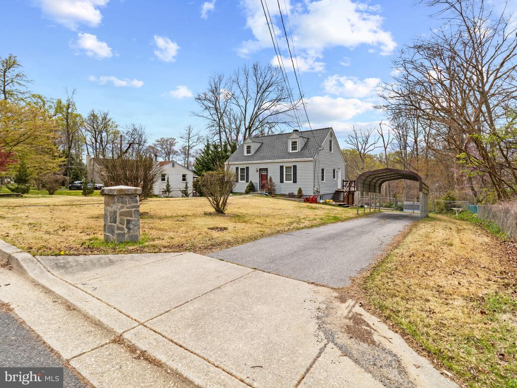 9009 TAYLOR LANE
