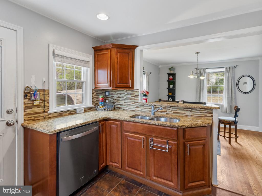 9009 TAYLOR LANE