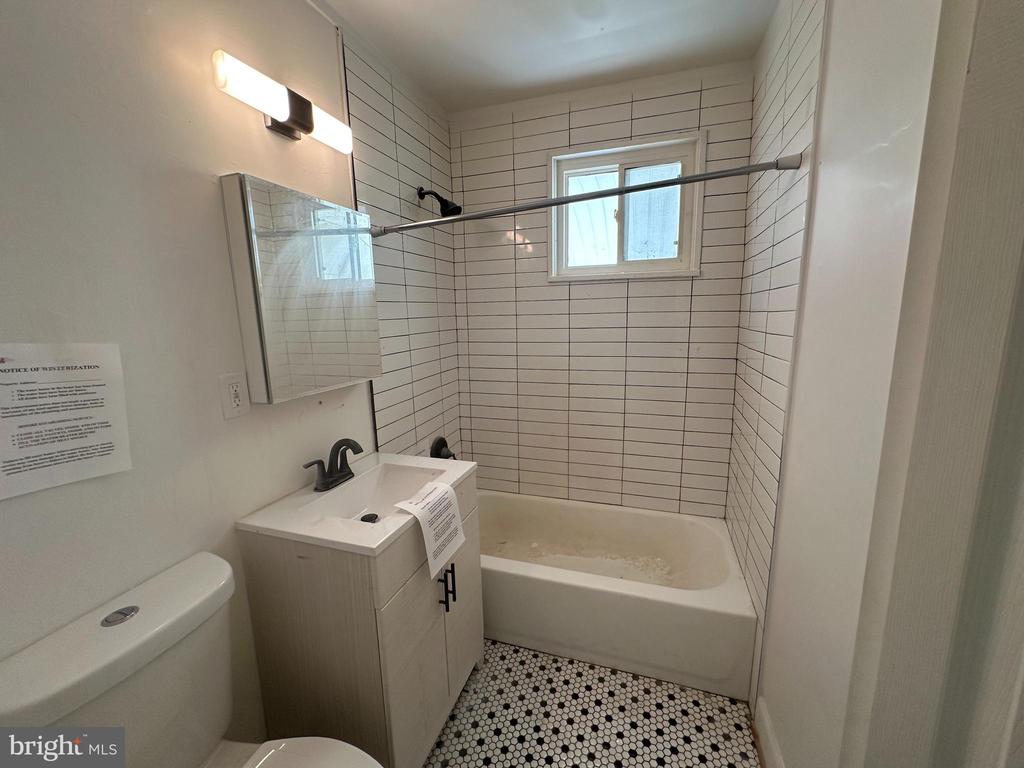 2308 ROMNEY COURT
