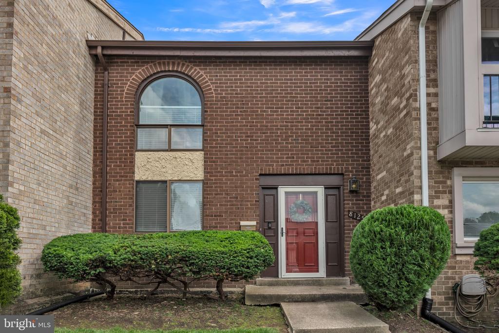 8125 BIRD LANE