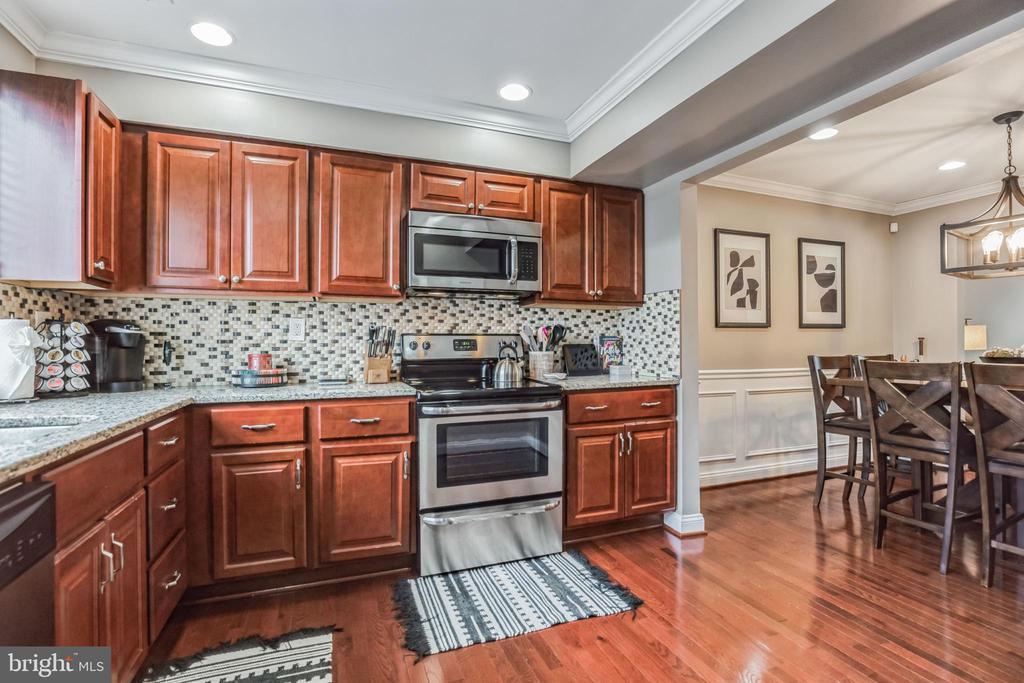 8125 BIRD LANE