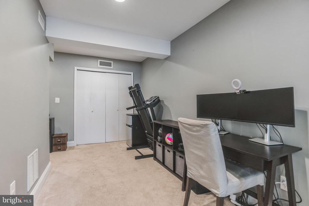 8125 BIRD LANE
