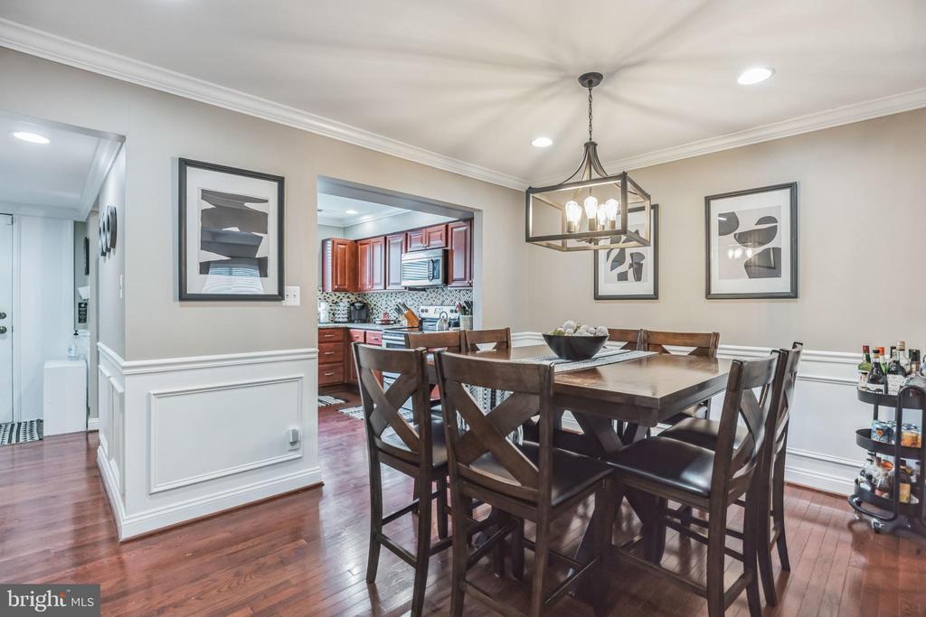 8125 BIRD LANE