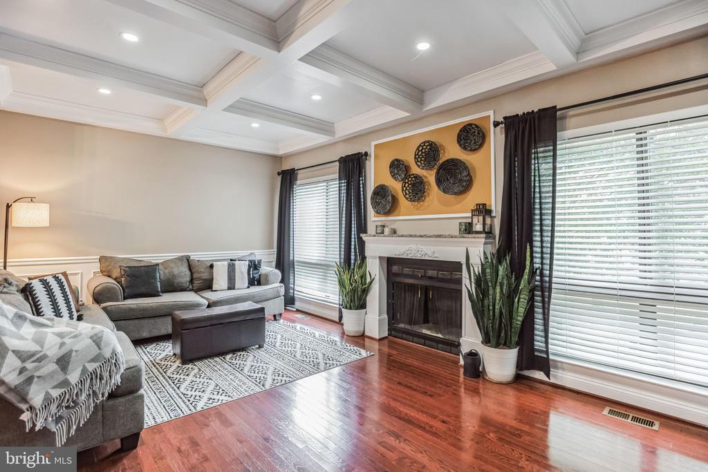 8125 BIRD LANE