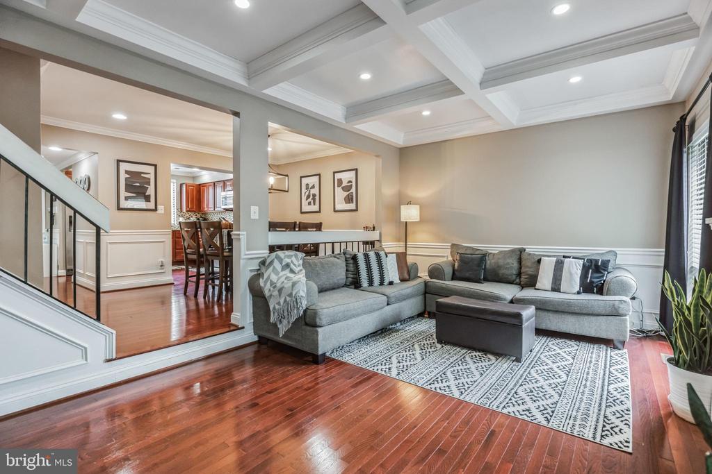 8125 BIRD LANE