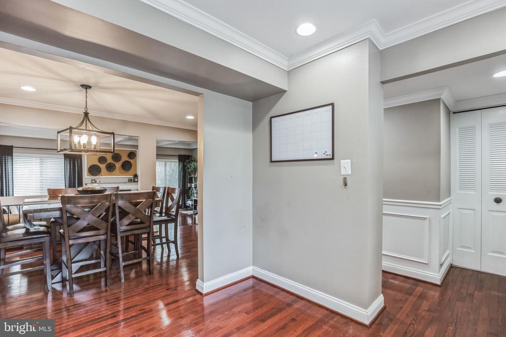 8125 BIRD LANE