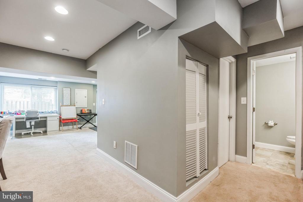 8125 BIRD LANE