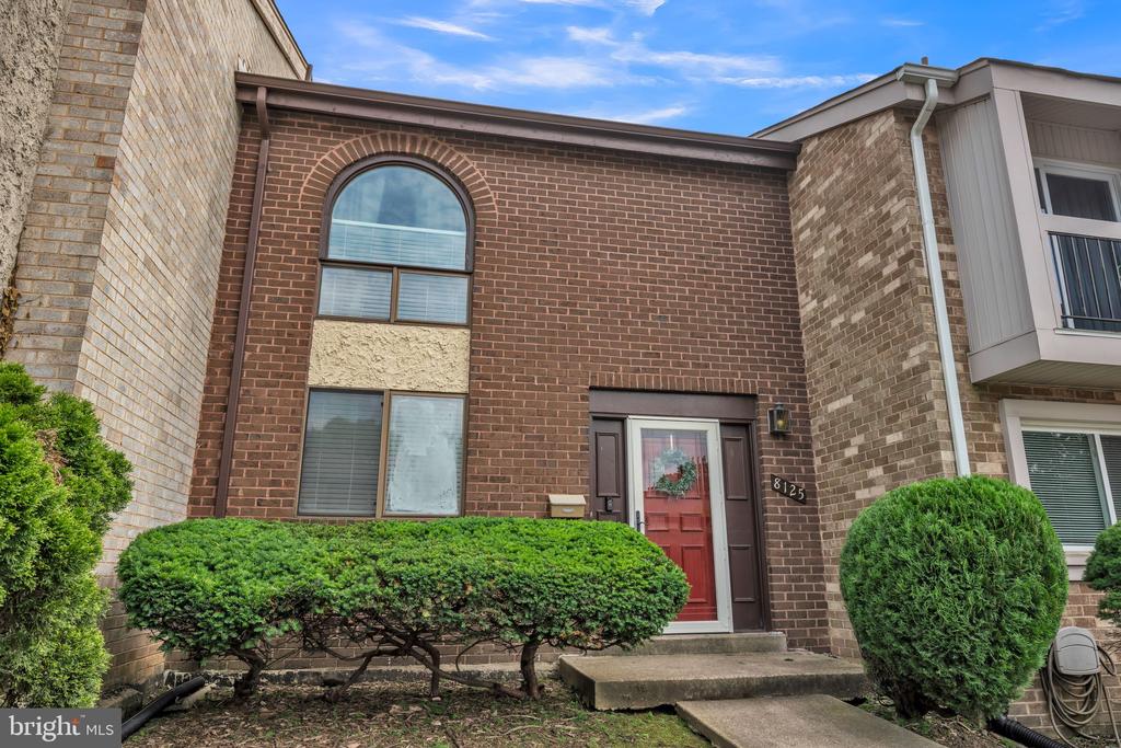 8125 BIRD LANE