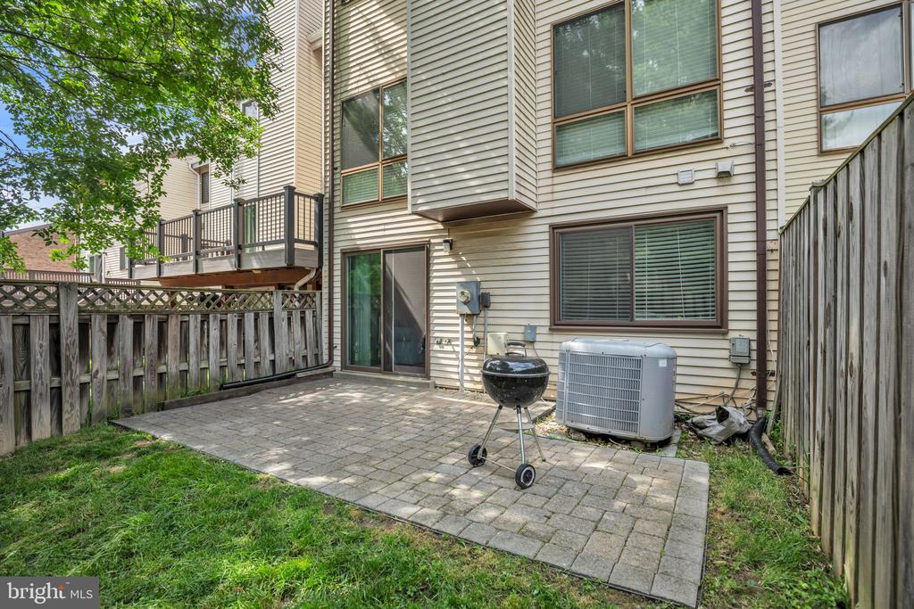 8125 BIRD LANE