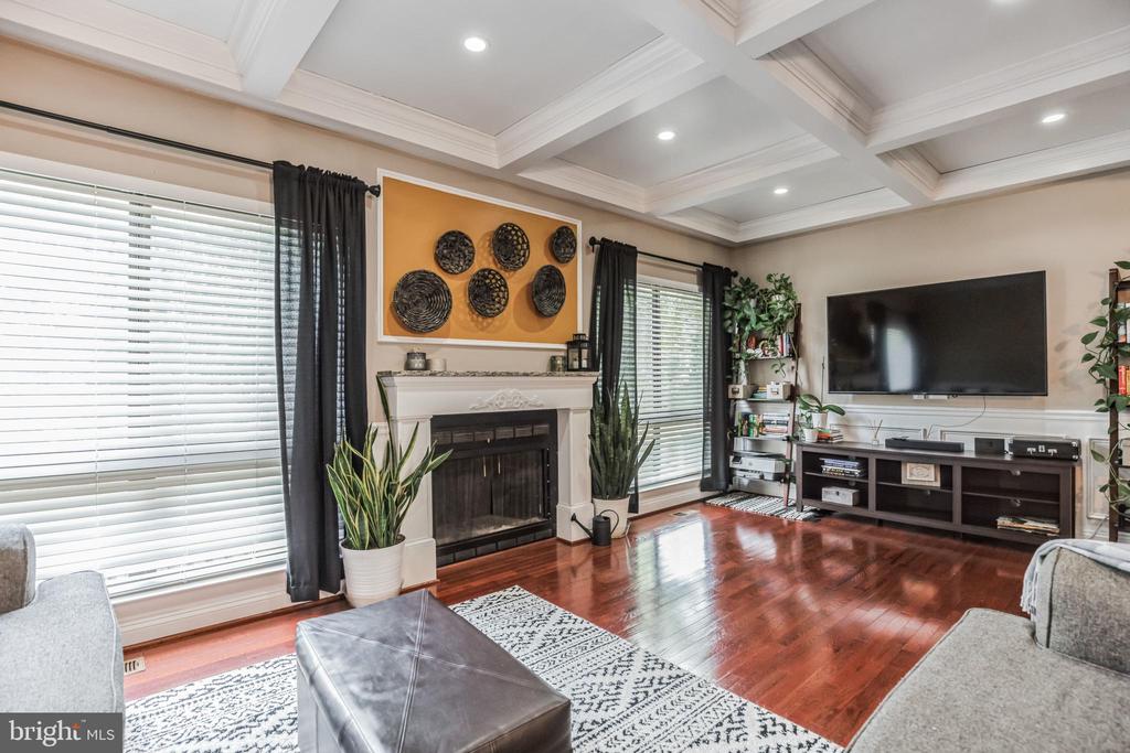 8125 BIRD LANE