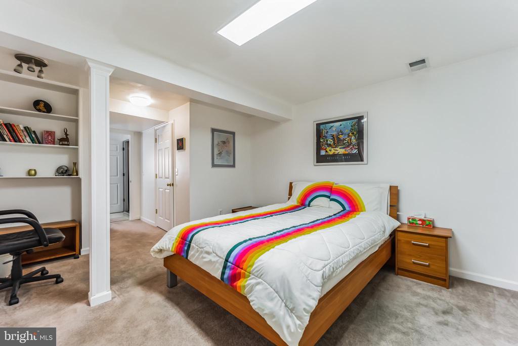 7905 WINGATE DRIVE
